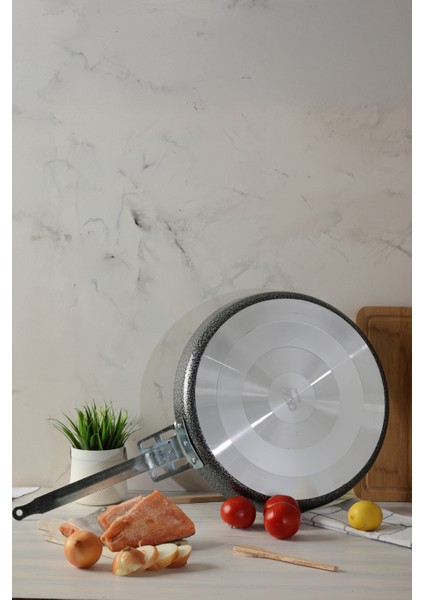 38 cm Kapaklı Tava - Yufka Börek Balık Kızartma Bazlama - Ekstra Büyük