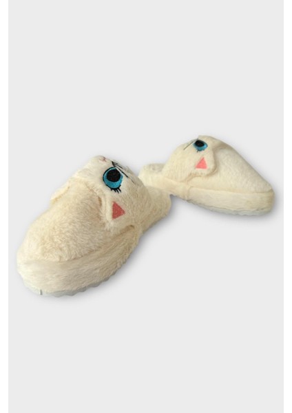 Kadın Kışlık Kedi Figürlü Kaydırmaz Taban Ev Terliği Panduf Beyaz modelleri