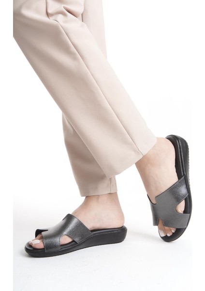 Ortopedik Deri Taban Topuk Dikeni Destekli Desenli Günlük Platin Terlik fırsatları