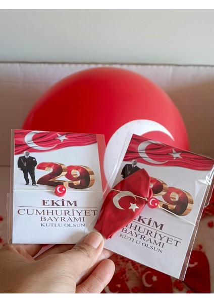 20 Adet 29 Ekim Cumhuriyet Bayramı 23 Nisan Hediyelik Asansörlü Bayraklı Bileklik ve Balon modelleri