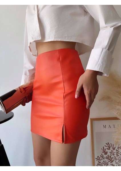 Tek Yırtmaçlı Arkadan Fermuarlı Deri Etek Turuncu S24475 modelleri
