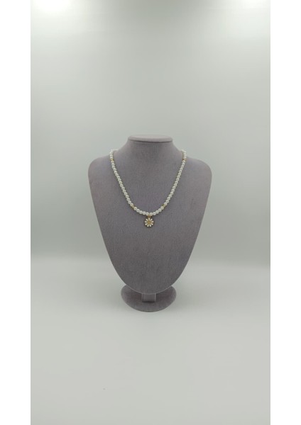 Papatya Işıltısı – Altın Detaylı Inci Kolye indirimleri