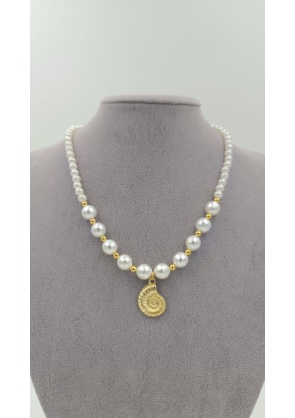 Şık ve Zarif Deniz Kabuğu Detaylı Inci Kolye