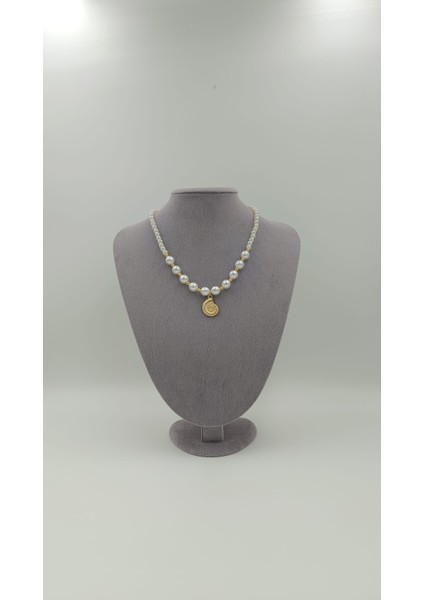 Şık ve Zarif Deniz Kabuğu Detaylı Inci Kolye modelleri