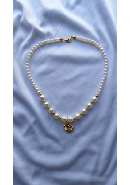 Şık ve Zarif Deniz Kabuğu Detaylı Inci Kolye fırsatları