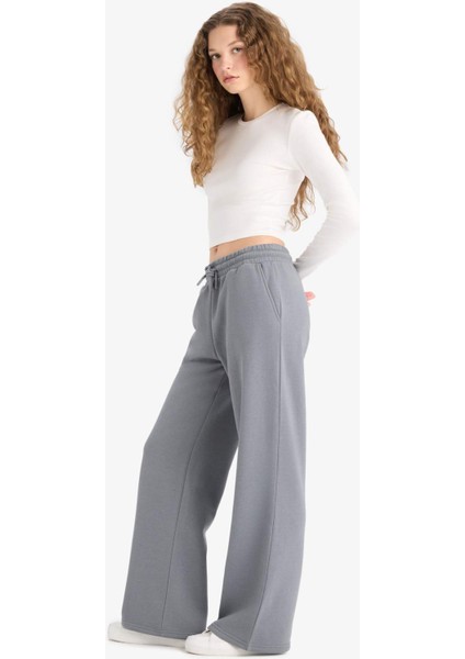 Straight Fit Beli Bağcıklı Cepli Düz Paça Eşofman Altı modelleri