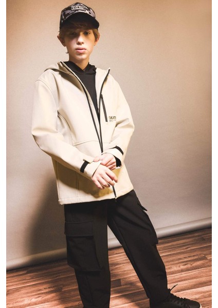 Erkek Çocuk Kapüşonlu Polar Astarlı Yağmurluk modelleri