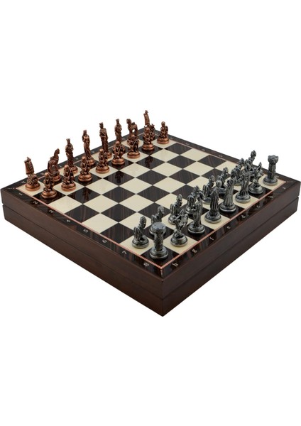 Orta Boy Metal Truva-Sparta Satranç Takımı Antik ve Ceviz Desenli Sandıklı Mdf Tahtası (36X36X6 Cm.)