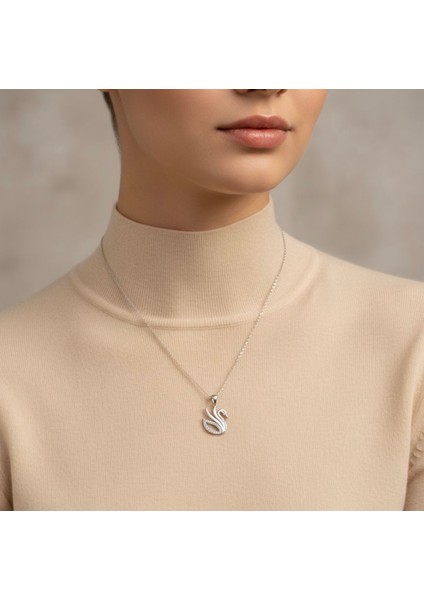 Zarif Kuğu Gümüş Kolye-Şıklığın Simgesi