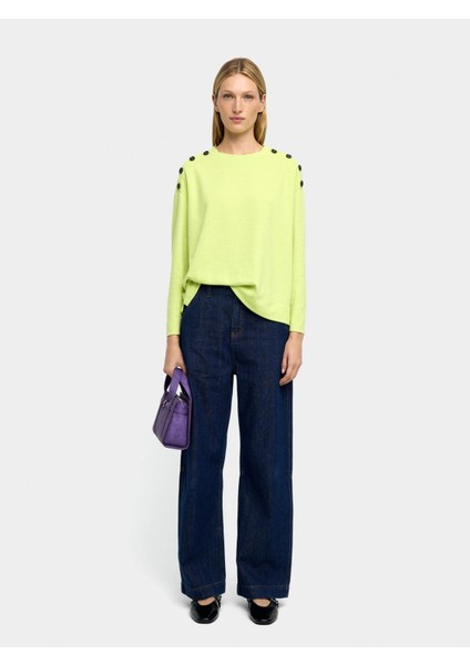 Omuzda Düğme Detaylı Kazak