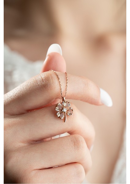 925 Ayar Gümüş Zultanite Taşlı Dört Yapraklı Şans Yonca Kolye fiyatları