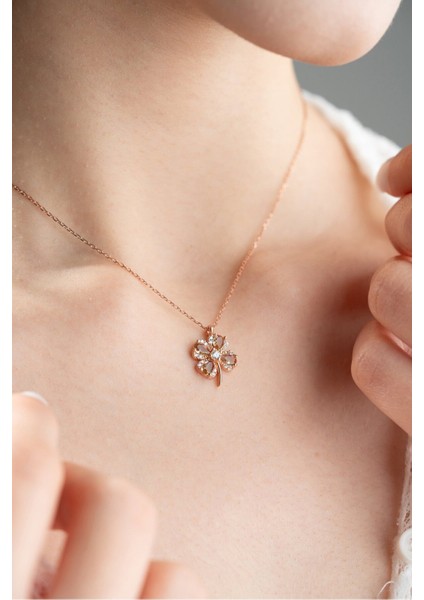 925 Ayar Gümüş Zultanite Taşlı Dört Yapraklı Şans Yonca Kolye modelleri