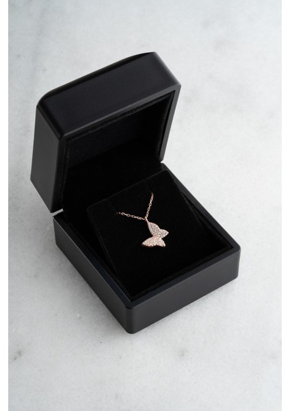 925 Ayar Işıklı Kutuda Gümüş Rose Kaplama Minik Beyaz Kelebek Kolye