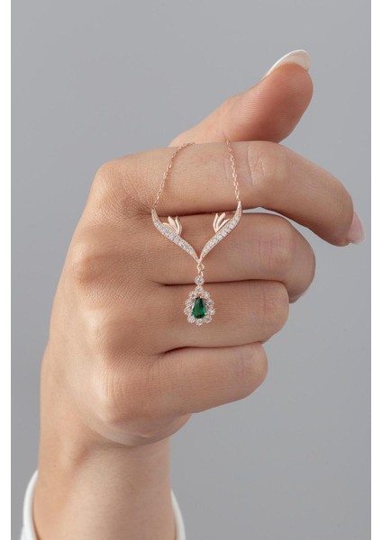 925 Ayar Gümüş Işıklı Kutuda Gümüş Zümrüt Taşlı Damla Model Kadın Gümüş Kolye fiyatları