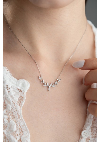 925 Ayar Gümüş Rodyum Kaplama Mekik Taşlı Zarif Sarmaşık Kolye modelleri