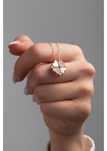 925 Ayar Gümüş Açılır Kapanır Mıknatıslı 4 Yapraklı Yonca Kolye