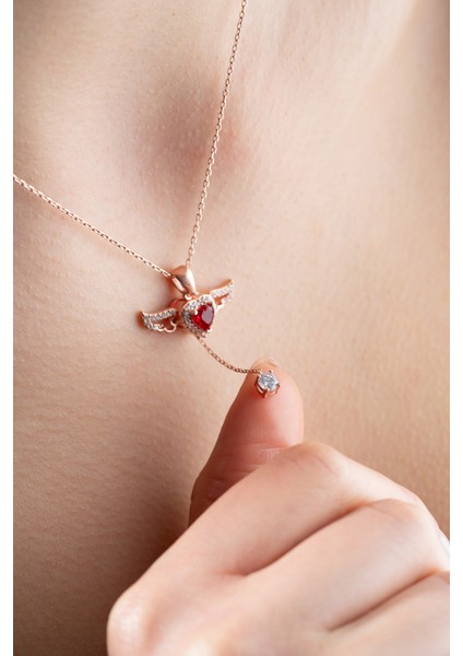 925 Ayar Gümüş Melek Kanatlı Hareketli Kırmızı Taşlı Kolye fiyatları