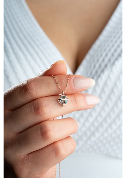 925 Ayar Gümüş Rose Kaplama Kalp Içinde Aquamarine Taşlı Kolye