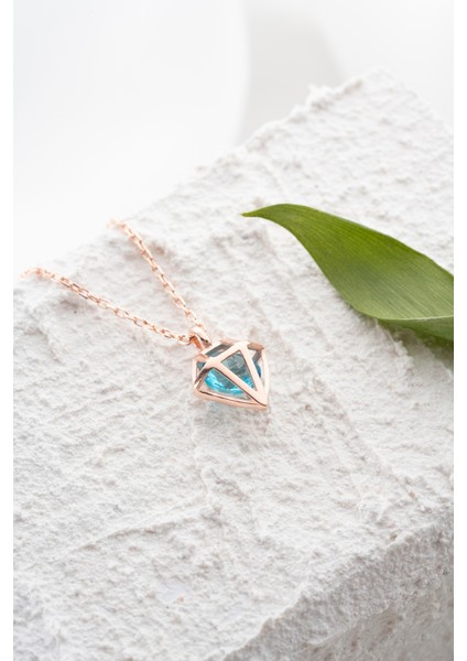 925 Ayar Gümüş Rose Kaplama Kalp Içinde Aquamarine Taşlı Kolye fiyatları