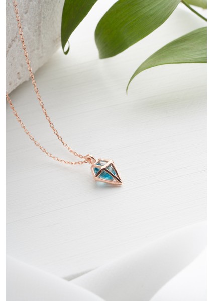 925 Ayar Gümüş Rose Kaplama Kalp Içinde Aquamarine Taşlı Kolye modelleri