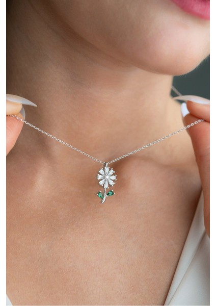 925 Ayar Işıklı Kutuda Gümüş Rodyum Kaplama Papatya Model Kadın Kolye modelleri