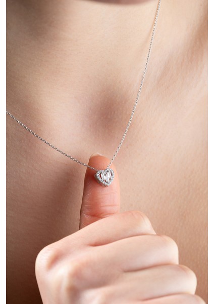 925 Ayar Gümüş Rodyumlu Baget Taşlı Kalp Kolye fiyatları