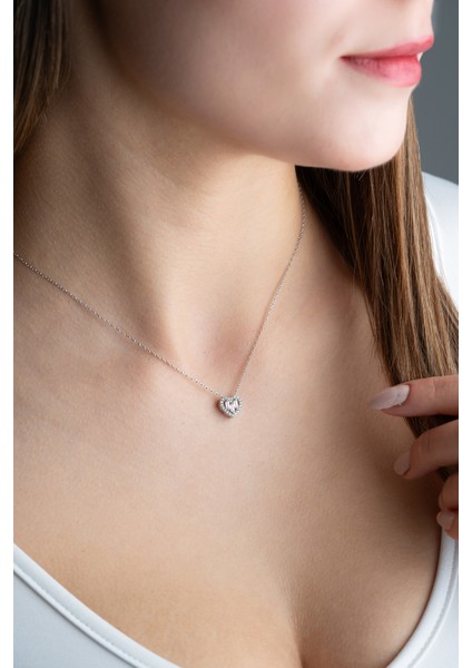 925 Ayar Gümüş Rodyumlu Baget Taşlı Kalp Kolye modelleri