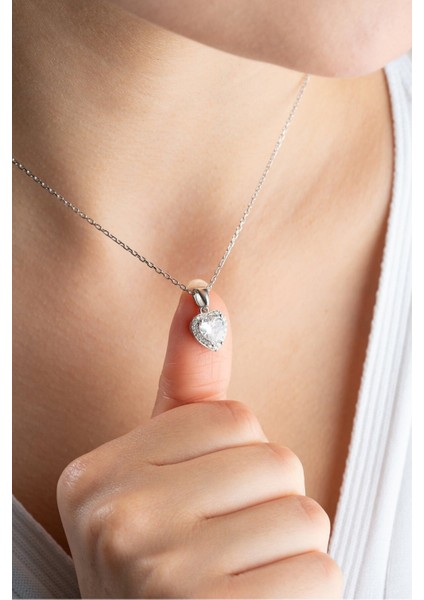 925 Ayar Gümüş Kalp Model Beyaz Taşlı Kadın Kolye modelleri