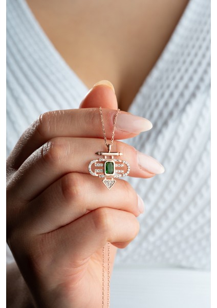 925 Ayar Gümüş Rose Kaplama Yeşil Taşlı Tasarım Kolye