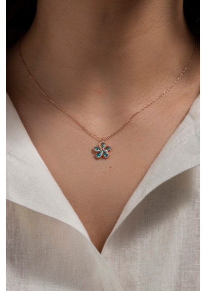 925 Ayar Gümüş Aquamarin Taşlı Papatya Gümüş Kolye modelleri