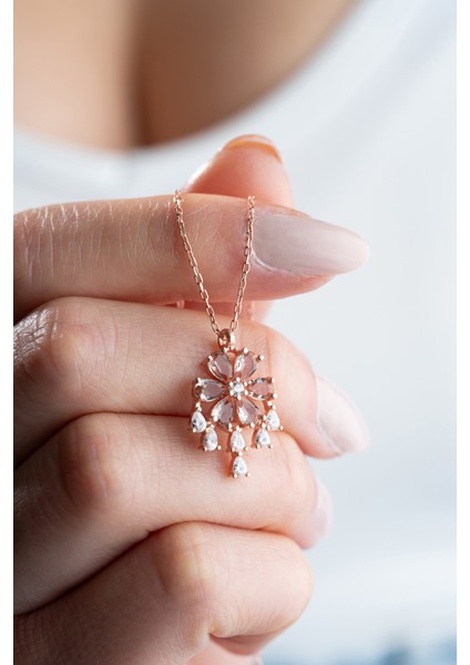 925 Ayar Gümüş Zirkon Taşlı Sallantılı Model Zultanite Taşlı Çiçek Kolye