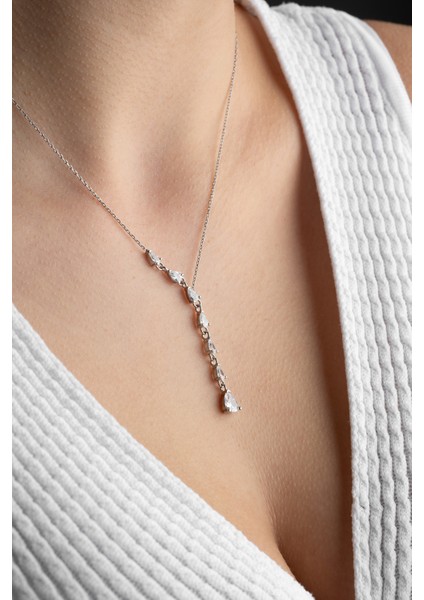 925 Ayar Gümüş Rodyum Kaplama Beyaz Sıralı Damla Taşlı Kolye fiyatları