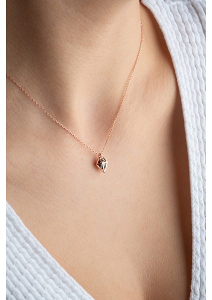 925 Ayar Gümüş Rose Kaplama Kalp Içinde Mistik Topaz Taşlı Kolye fiyatları