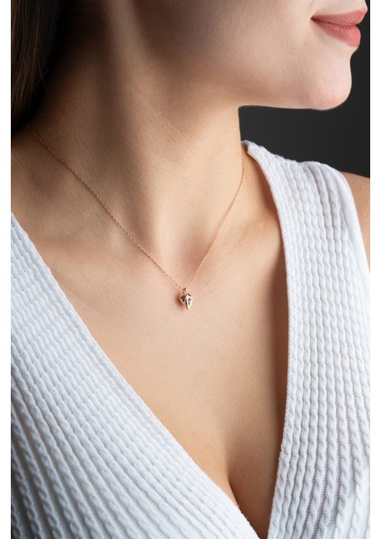 925 Ayar Gümüş Rose Kaplama Kalp Içinde Mistik Topaz Taşlı Kolye modelleri