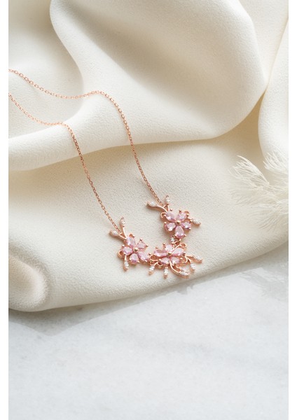 925 Ayar Gümüş Kadın 3'lü Manolya Çiçeği Kolye fiyatları