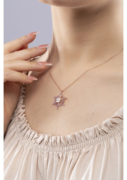 925 Ayar Gümüş Manolya Detaylı Karçiçeği Kadın Kolye fiyatları