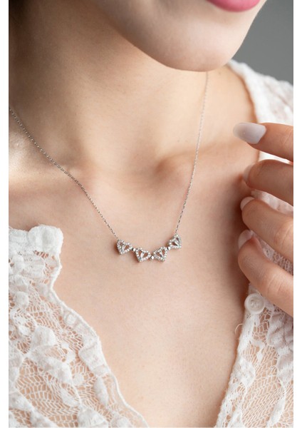 925 Ayar Gümüş Açılır Kapanır Mıknatıslı Baget Taşlı 4 Yapraklı Yonca Şans Kolye fiyatları