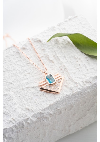 925 Ayar Gümüş Rose Kapamala Yeşil Taşlı Tasarım Kolye fiyatları