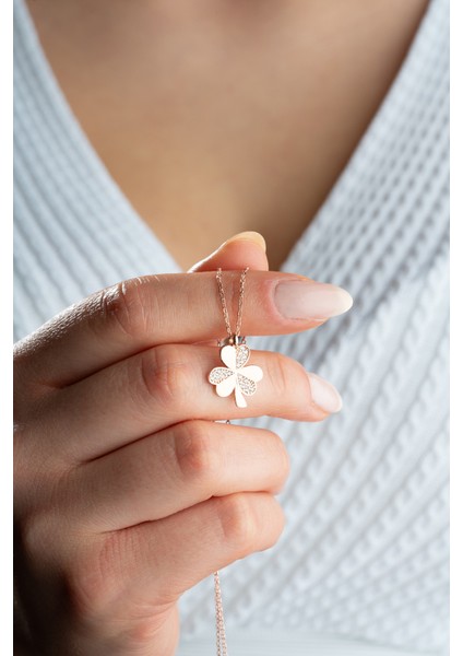 925 Ayar Gümüş Rose Kaplama Üç Yapraklı Taşlı Yonca Kolye