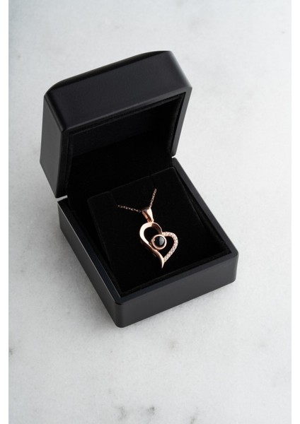 925 Ayar Işıklı Kutuda Gümüş 100 Dilde Seni Seviyorum Yazılı Kolye