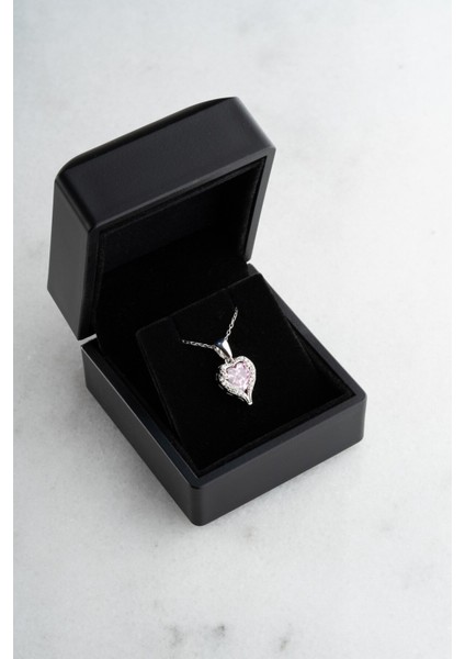 925 Ayar Gümüş Işıklı Kutuda Rodyum Kaplama Pembe Taşlı Kalp Kolye