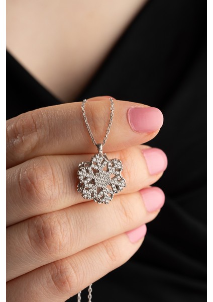 925 Ayar Gümüş Kar Tanesi Dönen Model Kadın Kolye