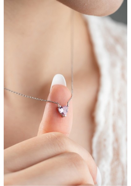 925 Ayar Işıklı Kutuda Gümüş Rodyum Kaplama Minimal Pembe Taşlı Kalp Kolye modelleri