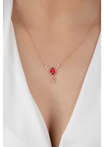 925 Ayar Gümüş Defne Dalı Kırmızı Mineli Uğur Böceği Kadın Kolye modelleri