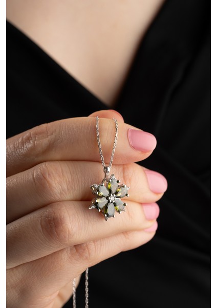 925 Ayar Gümüş Dönen Papatya Zirkon Taşlı Kadın Kolye