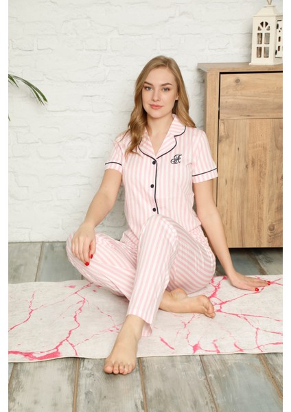 Kadın Pembe Beyaz Çizgili Gömlek Yaka Önden Düğmeli %100 Pamuk Kısa Kollu Cepli Pijama Takımı indirimleri