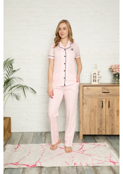 Kadın Pembe Beyaz Çizgili Gömlek Yaka Önden Düğmeli %100 Pamuk Kısa Kollu Cepli Pijama Takımı