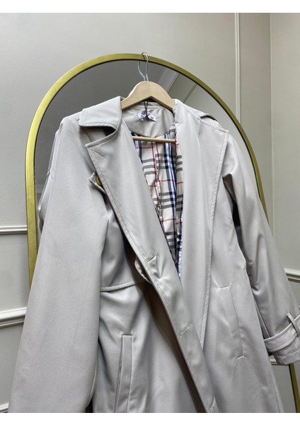 Çift Yakalı Uzun Kollu Kemerli Kruvaze Tesettür Trençkot modelleri