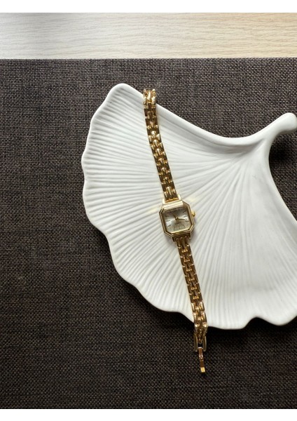 Retro Minimal Boncuk Kordon Vintage Kadın Kol Saati modelleri