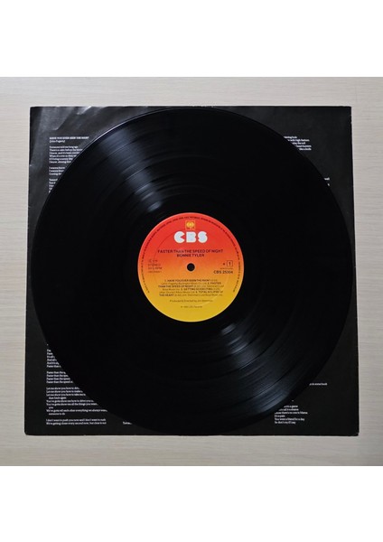 Bonnie Tyler - Faster Than The Speed Of Night - 1983 - Dönem Baskı Plak - Longplay - Lp modelleri